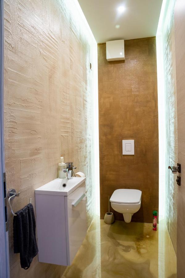 Dream Apartman 2 With Free Parking Győr Extérieur photo